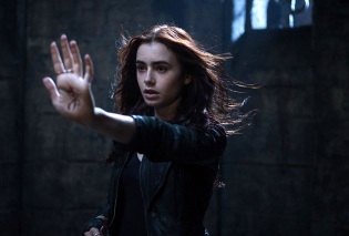 Lilly Collins en "Mortal Instruments: City of Bones"